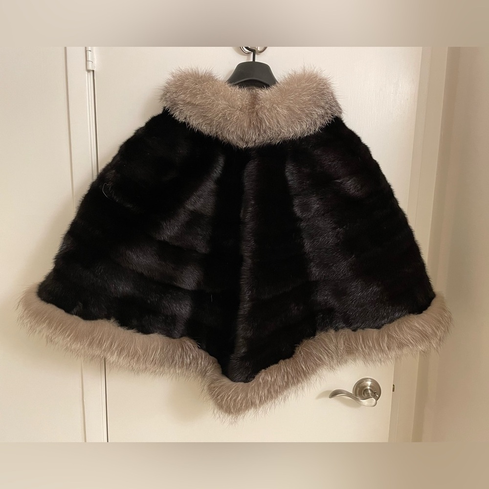 MINT cond GENUINE fully let out SAGA black MINK FUR cape with pastel FOX trim - Picture 2 of 10
